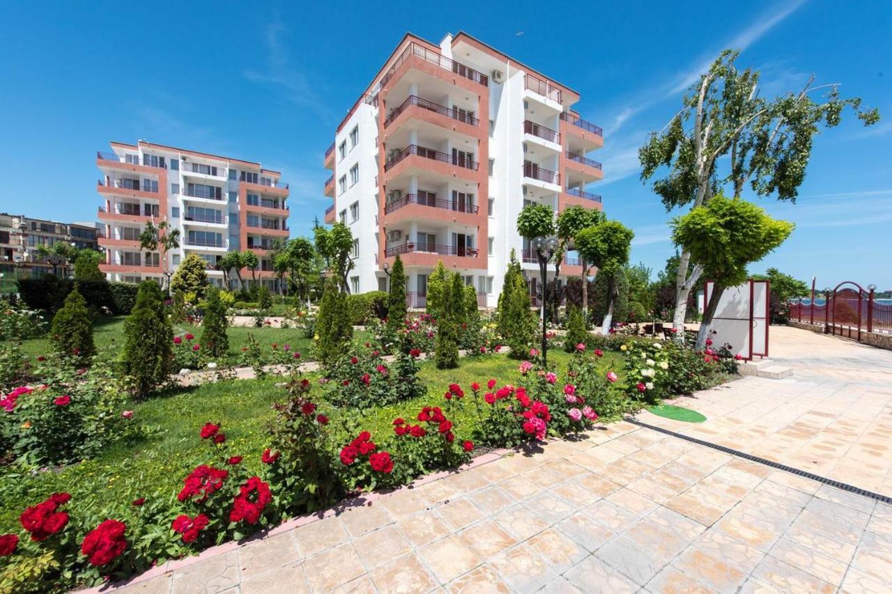 Gt Riviera Fort Beach Apartments Ravda Extérieur photo