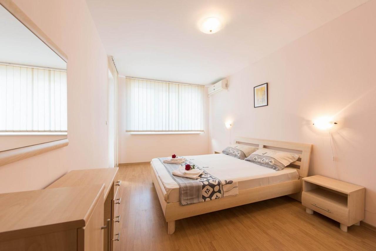 Gt Riviera Fort Beach Apartments Ravda Extérieur photo