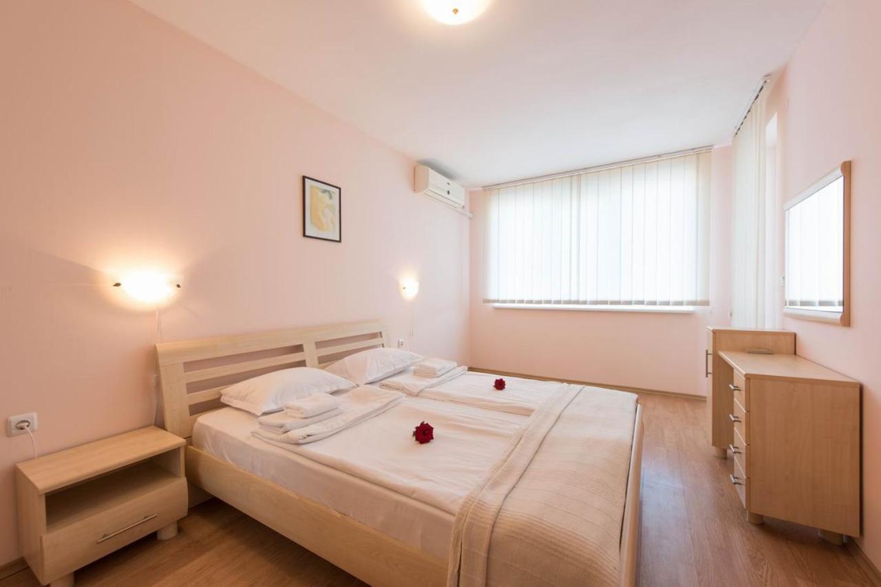 Gt Riviera Fort Beach Apartments Ravda Extérieur photo