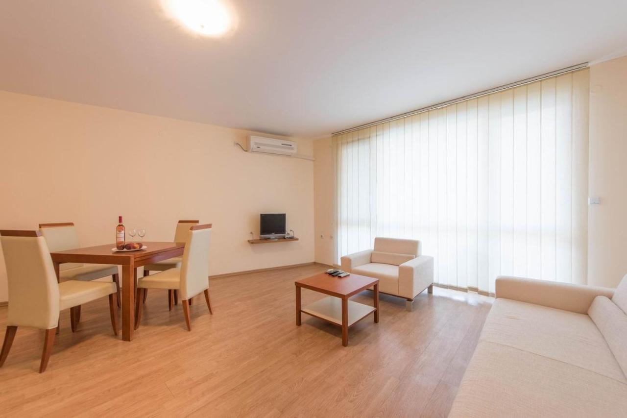 Gt Riviera Fort Beach Apartments Ravda Extérieur photo