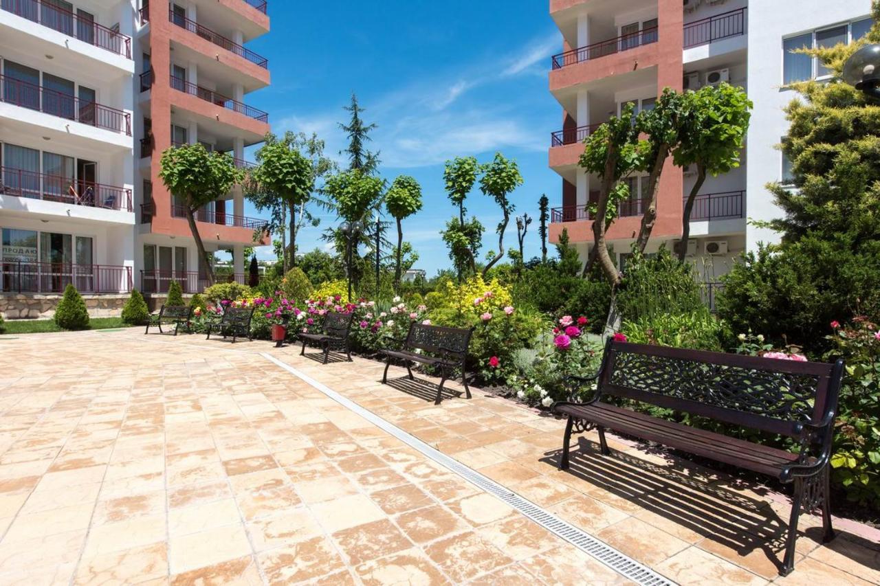 Gt Riviera Fort Beach Apartments Ravda Extérieur photo